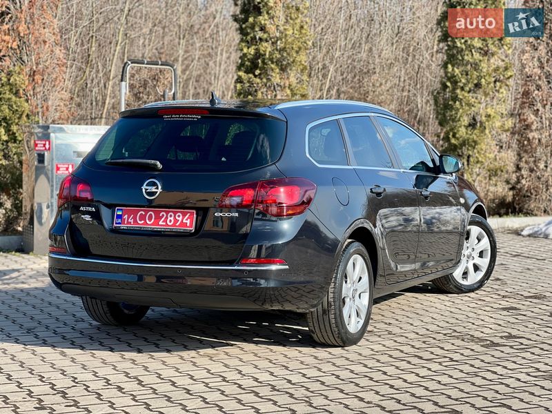 Универсал Opel Astra 2014 в Ивано-Франковске