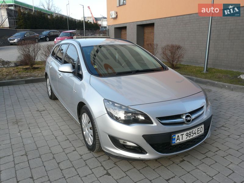Универсал Opel Astra 2014 в Ивано-Франковске