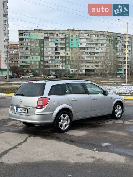 Универсал Opel Astra 2010 в Полтаве