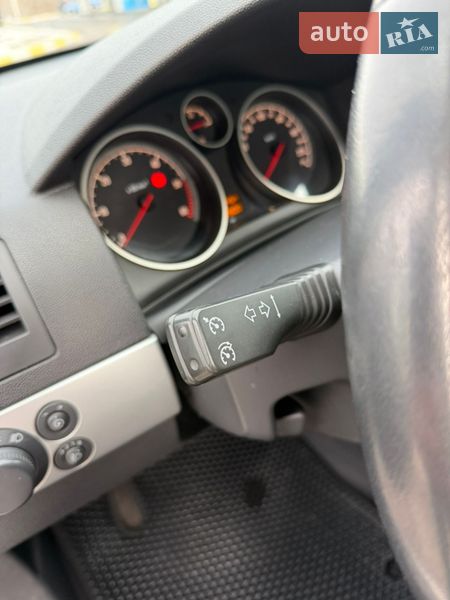 Универсал Opel Astra 2010 в Полтаве