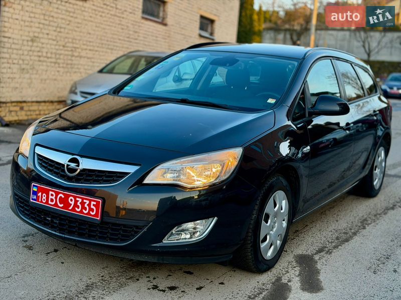 Opel Astra 2011