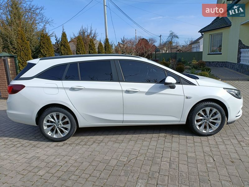 Универсал Opel Astra 2016 в Любомле