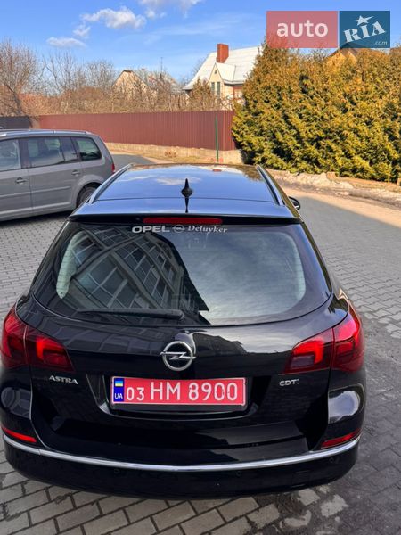 Универсал Opel Astra 2013 в Луцке