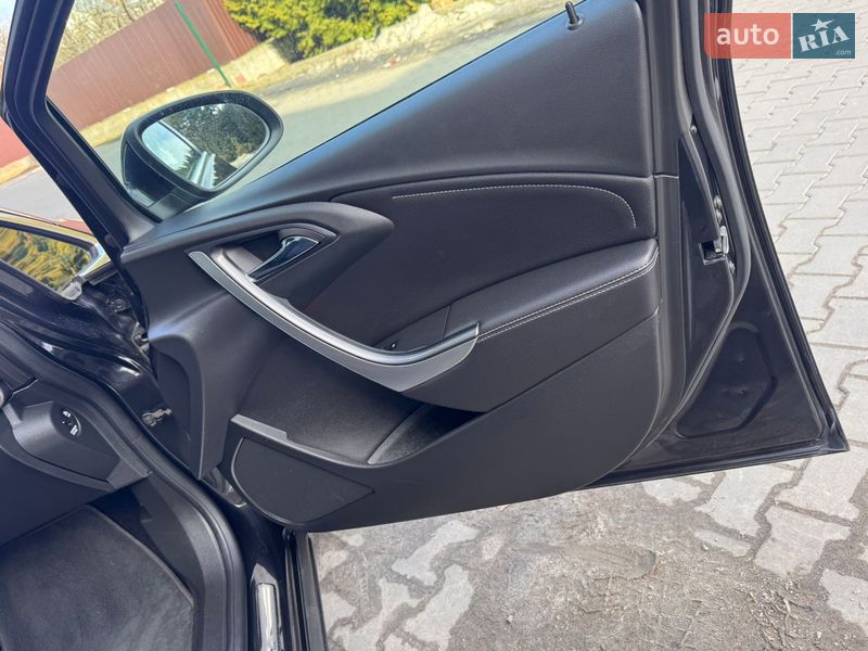 Универсал Opel Astra 2013 в Луцке