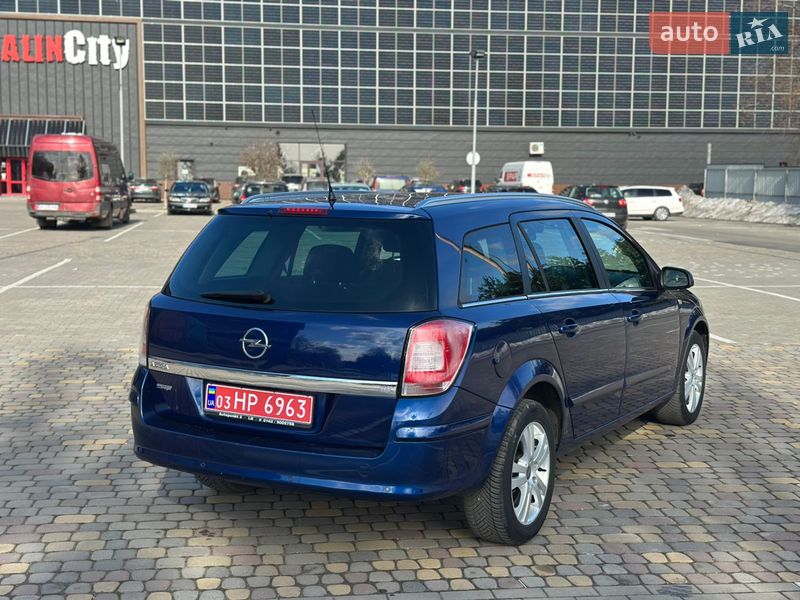 Універсал Opel Astra 2007 в Луцьку