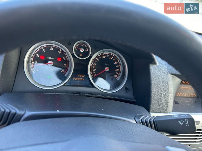 Універсал Opel Astra 2007 в Луцьку