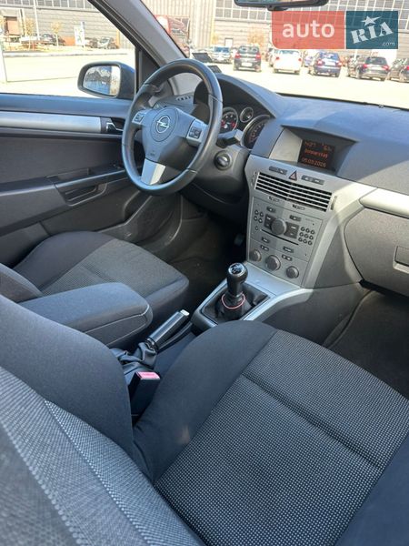 Універсал Opel Astra 2007 в Луцьку