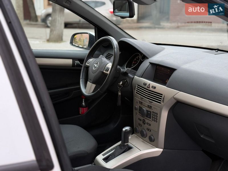 Универсал Opel Astra 2007 в Могилев-Подольске