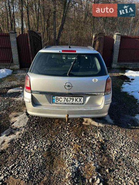 Универсал Opel Astra 2008 в Дублянах