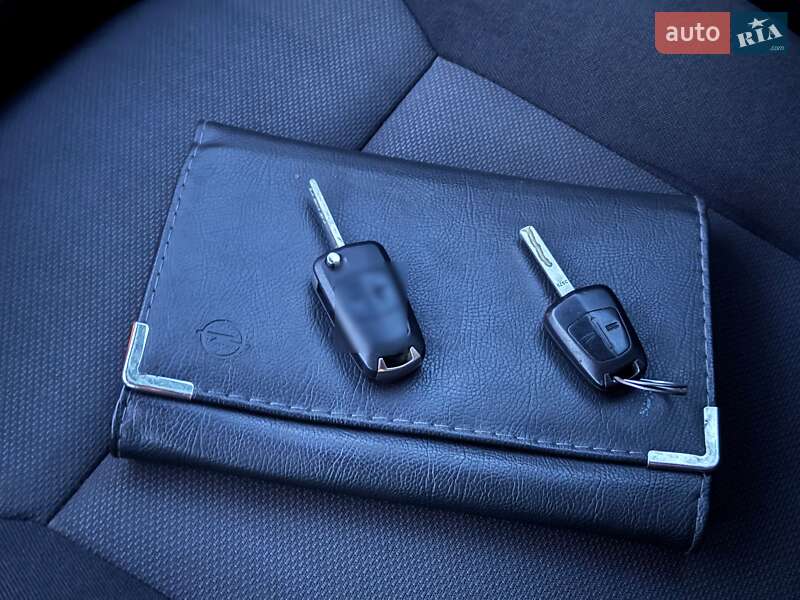 Універсал Opel Astra 2008 в Тернополі