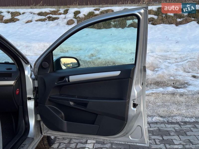 Універсал Opel Astra 2008 в Тернополі