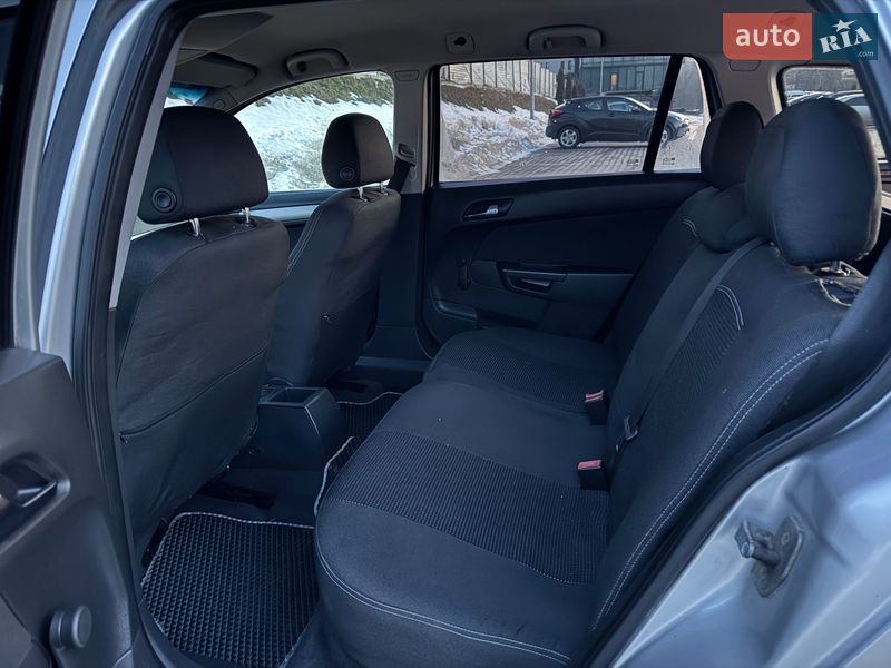 Універсал Opel Astra 2008 в Тернополі