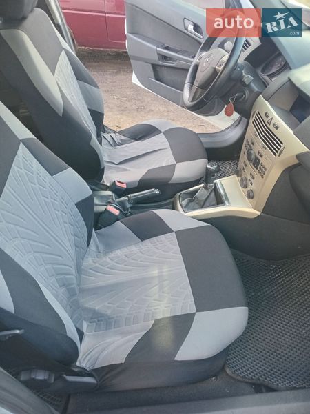 Универсал Opel Astra 2008 в Рожище