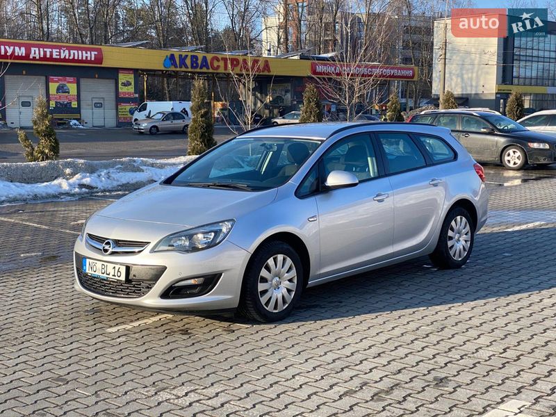 Универсал Opel Astra 2013 в Тернополе