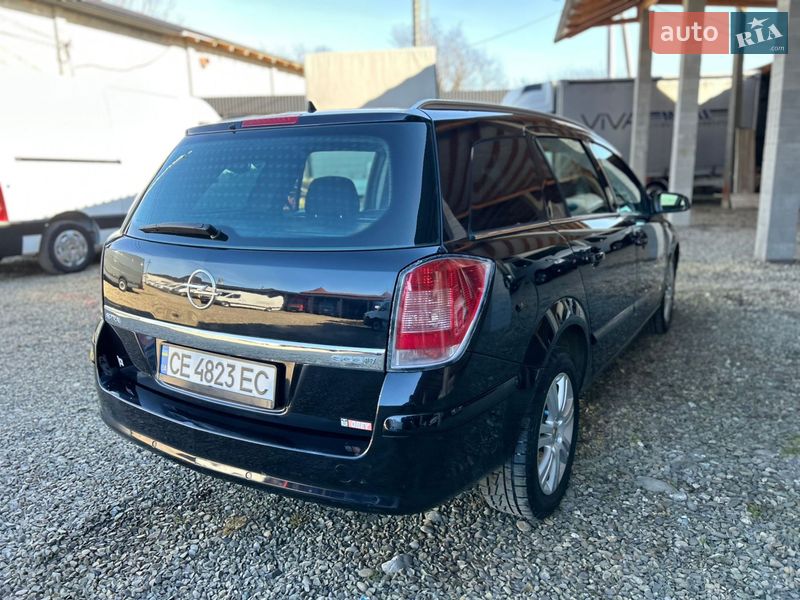 Универсал Opel Astra 2009 в Хусте