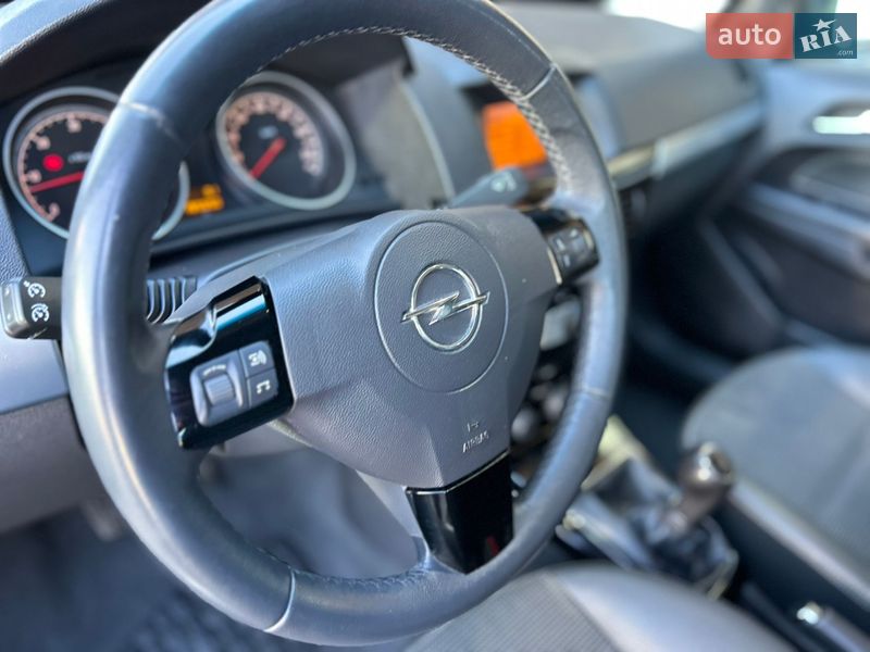 Универсал Opel Astra 2009 в Хусте
