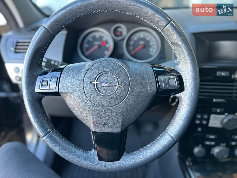 Универсал Opel Astra 2009 в Хусте