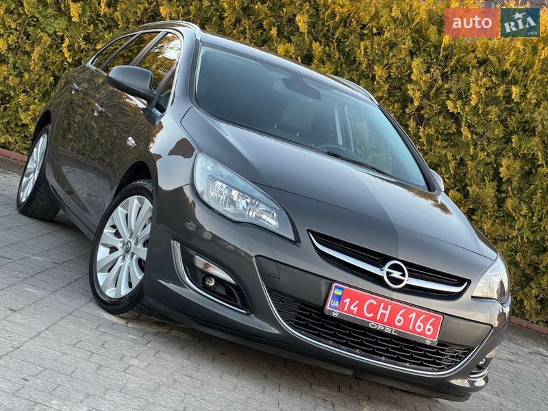 Универсал Opel Astra 2013 в Стрые