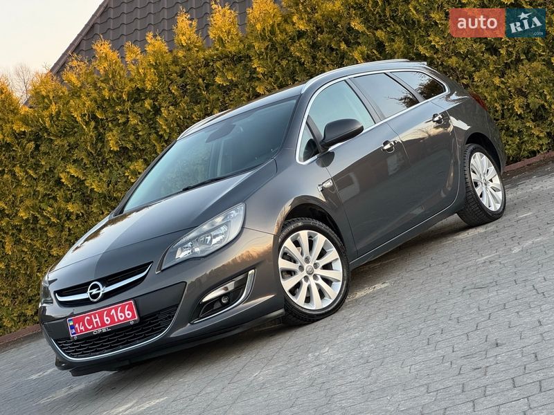 Универсал Opel Astra 2013 в Стрые