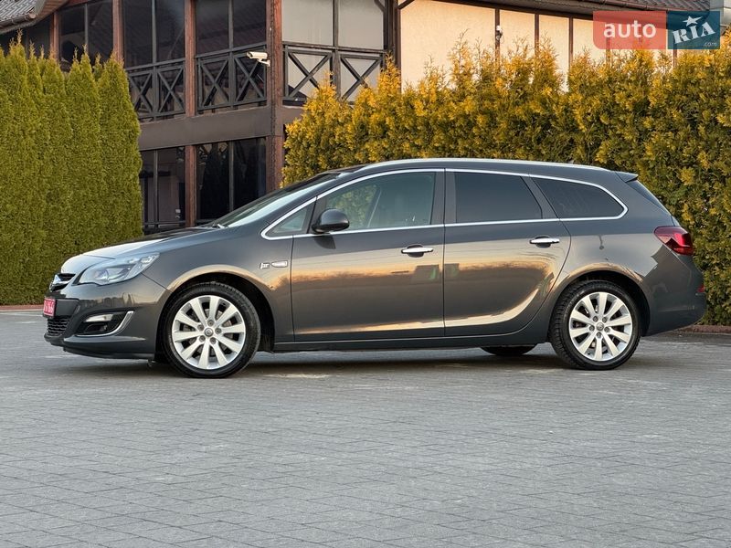 Универсал Opel Astra 2013 в Стрые