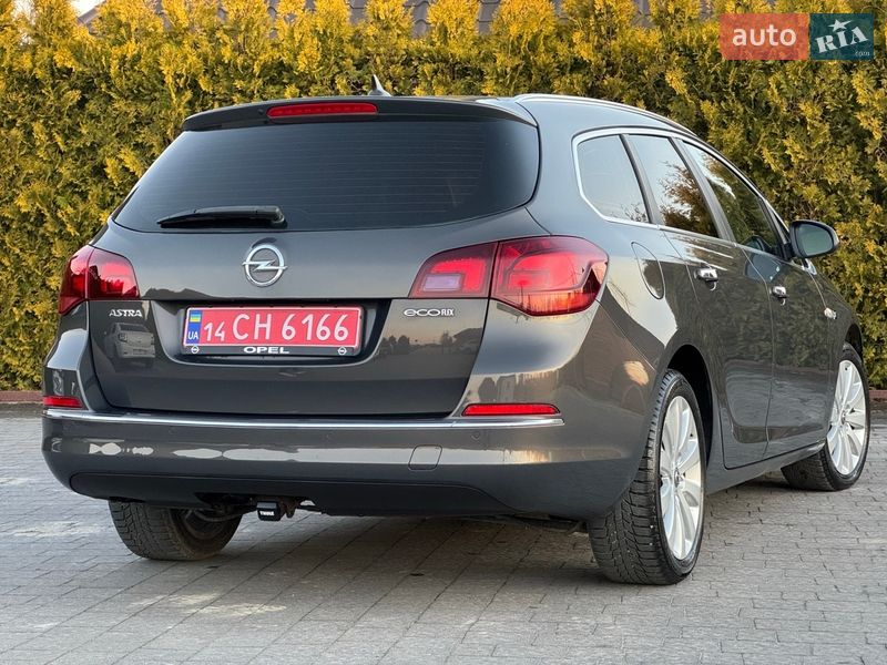 Универсал Opel Astra 2013 в Стрые
