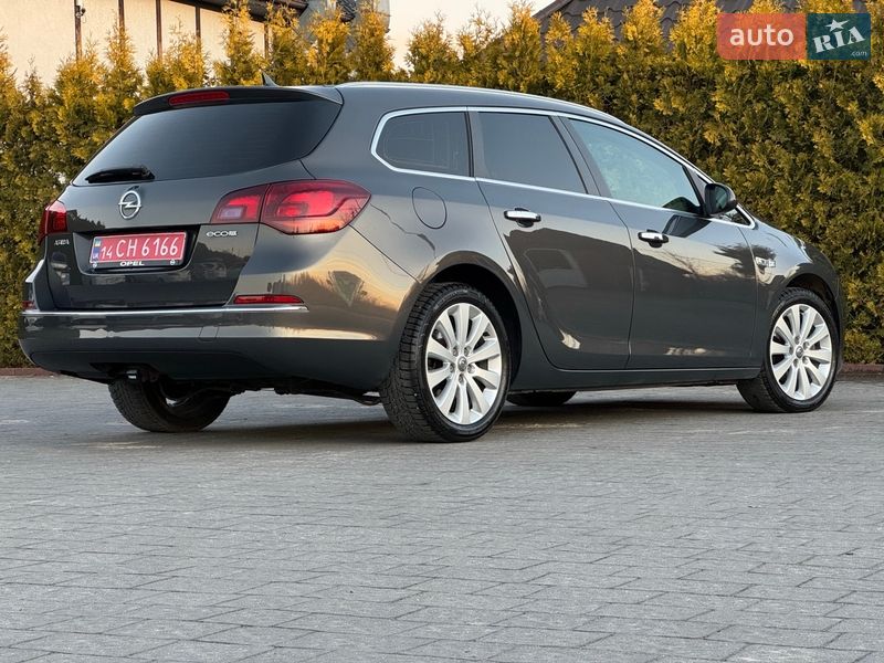 Универсал Opel Astra 2013 в Стрые
