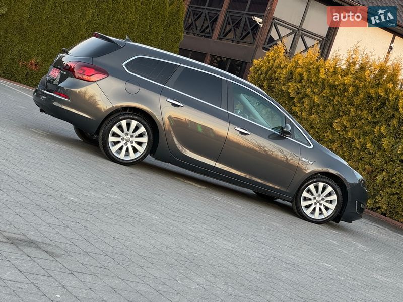 Универсал Opel Astra 2013 в Стрые