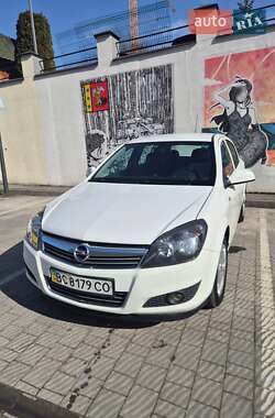 Хетчбек Opel Astra 2012 в Львові