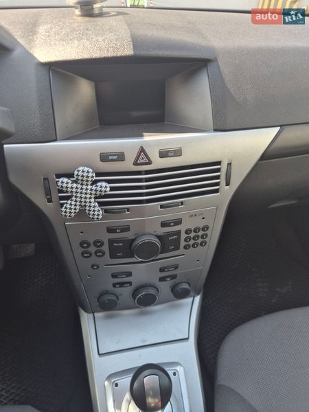 Хэтчбек Opel Astra 2012 в Львове