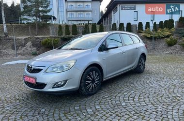 Універсал Opel Astra 2011 в Старому Самборі