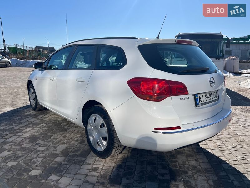 Универсал Opel Astra 2015 в Житомире
