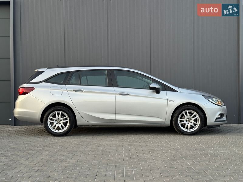 Універсал Opel Astra 2017 в Луцьку