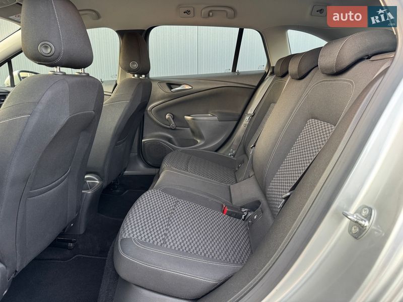 Універсал Opel Astra 2017 в Луцьку