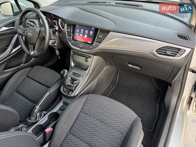 Універсал Opel Astra 2017 в Луцьку