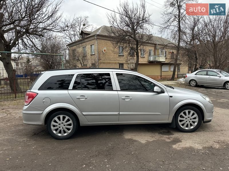 Универсал Opel Astra 2005 в Черкассах