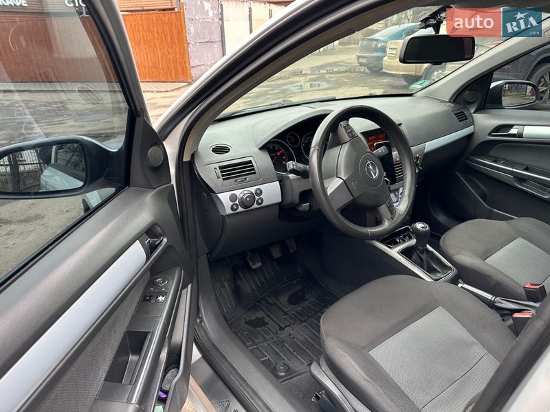 Универсал Opel Astra 2005 в Черкассах