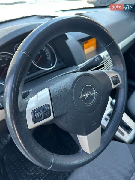 Хэтчбек Opel Astra 2007 в Лубнах