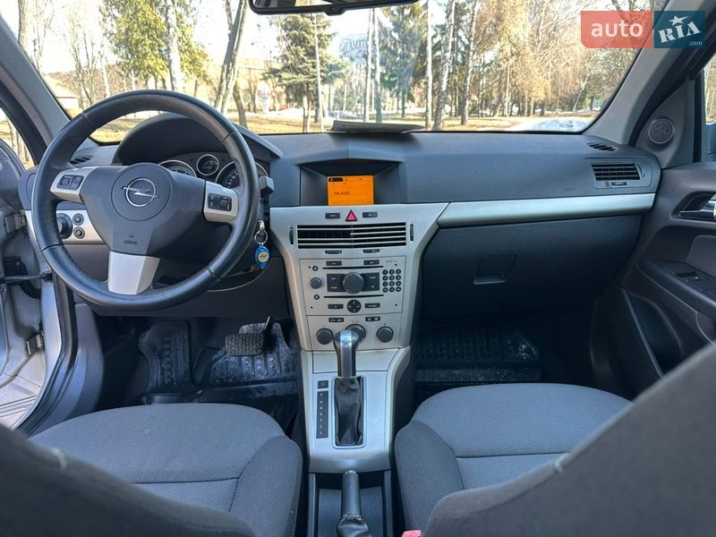 Хэтчбек Opel Astra 2007 в Лубнах