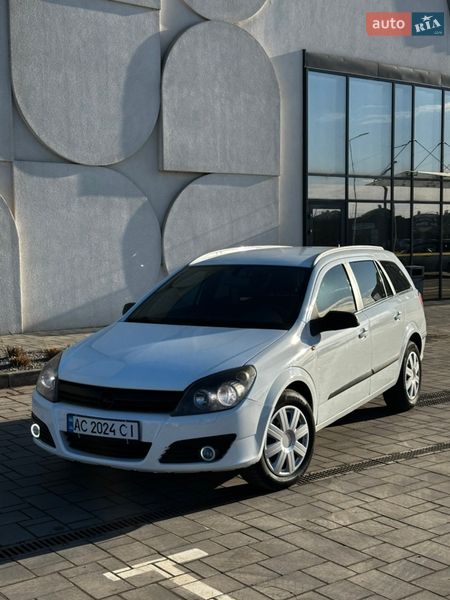 Універсал Opel Astra 2005 в Луцьку
