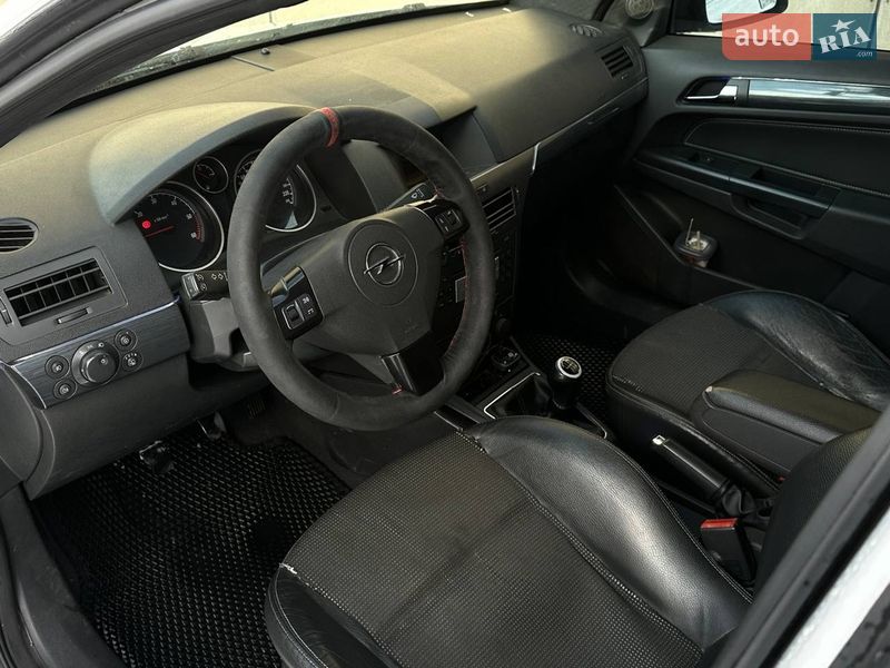 Універсал Opel Astra 2005 в Луцьку