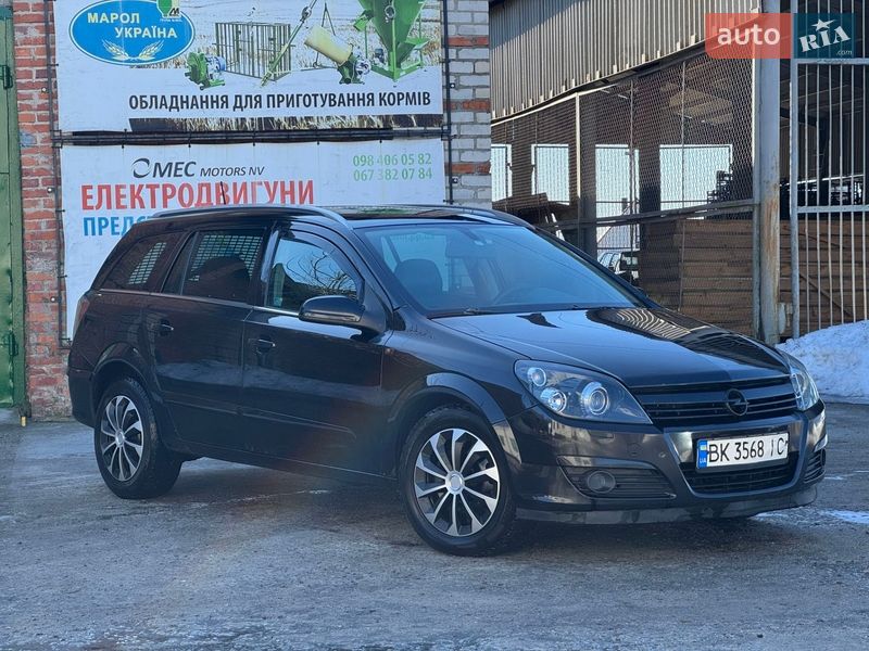 Универсал Opel Astra 2004 в Нетешине