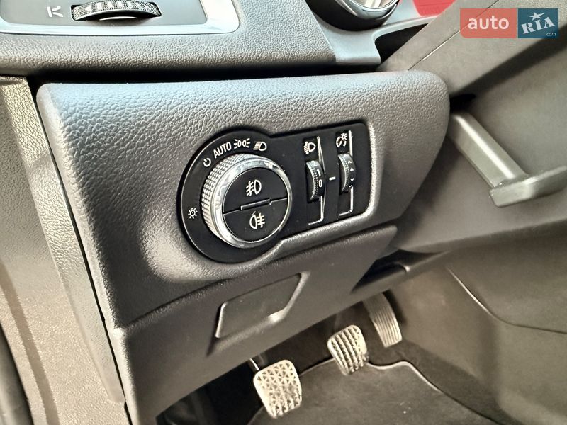 Универсал Opel Astra 2011 в Дрогобыче