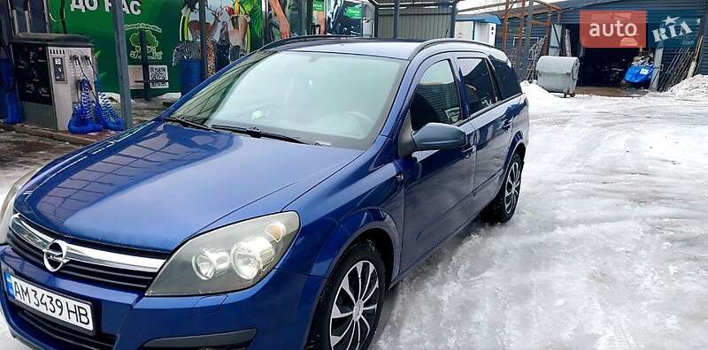 Универсал Opel Astra 2006 в Полтаве