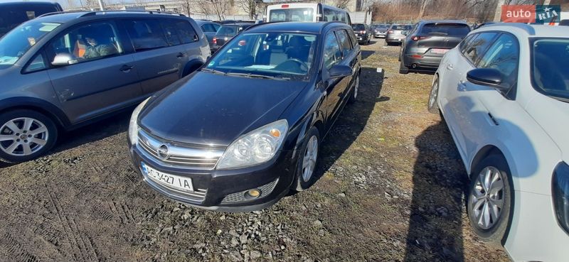 Універсал Opel Astra 2009 в Луцьку