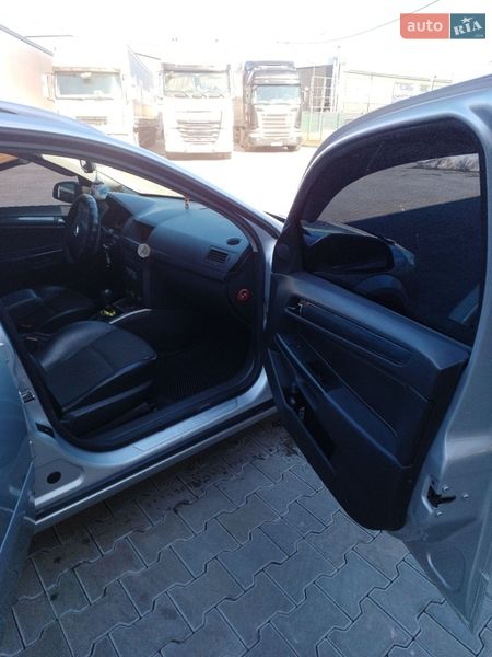 Універсал Opel Astra 2005 в Сарнах