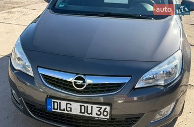 Универсал Opel Astra 2011 в Хмельницком