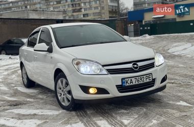 Седан Opel Astra 2012 в Киеве