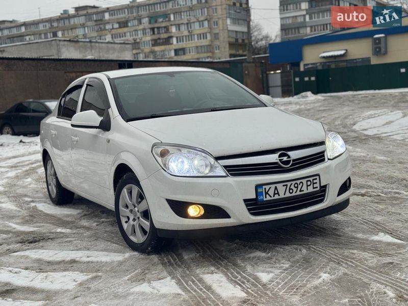 Opel Astra 2012