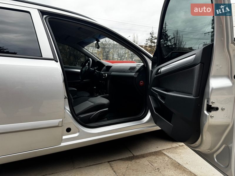 Універсал Opel Astra 2004 в Запоріжжі