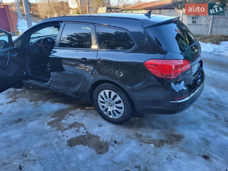 Универсал Opel Astra 2013 в Славуте